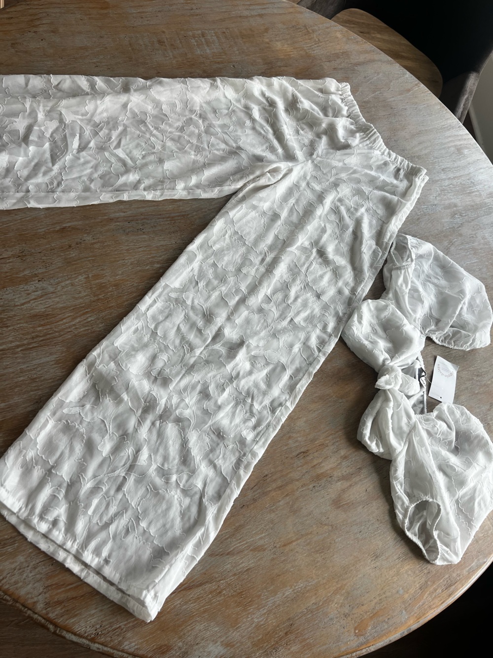Dippin' Daisy's White Textured Tie-Front Set